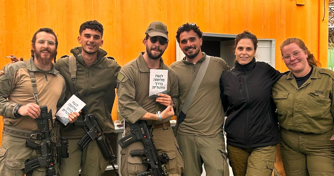 Book initiative for soldiers